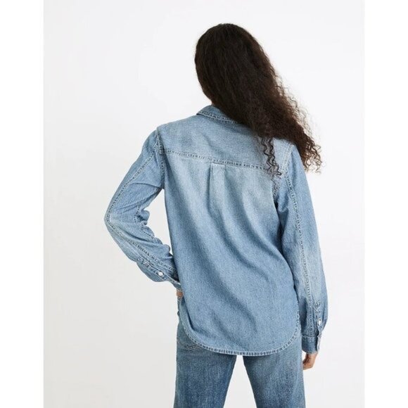 Madewell Denim Button Up Shirt in Bluffton Wash Blue - Picture 3 of 5